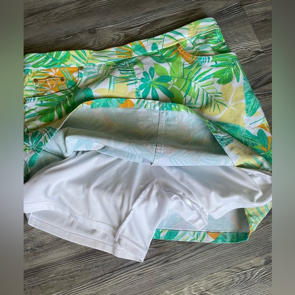 Hearts of Palm White and Red Garment Tag - Picture 5 of 6